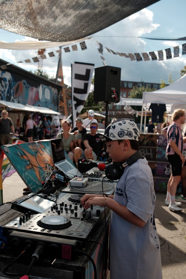 DJ IROCX beim Suburban Festival 2026